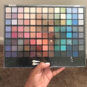 Eyeshadow pallet
